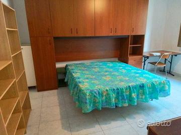 Camera singola in bilocale Ripamonti