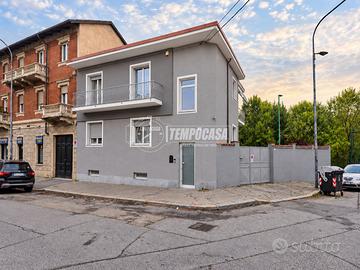 VILLA INDIPENDENTE BIFAMILIARE CON AMPIO CORTILE P