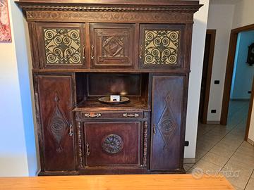 Credenza antica