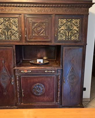 Credenza antica