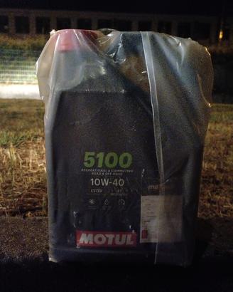 olio motore Motul 10w40 4L