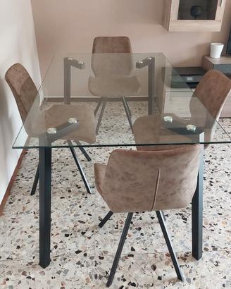 Tavolo in cristallo con 4 sedie