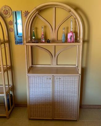 libreria in rattan con ante