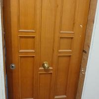 Porta blindata in legno massiccio