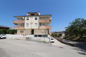 4 LOCALI A CASTELLALTO