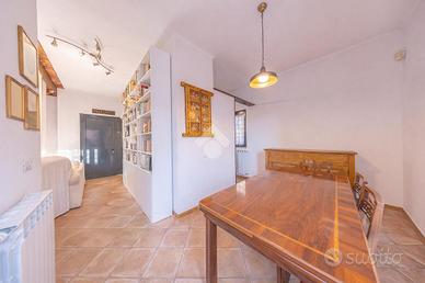 VILLA A SCHIERA A ROMA