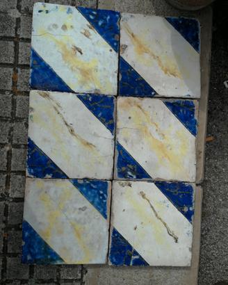 Antiche riggiola mattoni maioliche Napoli bottigli