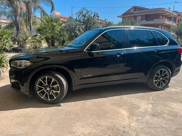 BMW X 5 Anno 2014 Motore nuovo (solo 40.000