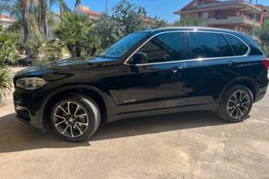 BMW X 5 Anno 2014 Motore nuovo (solo 40.000