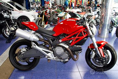 Ducati monster 696