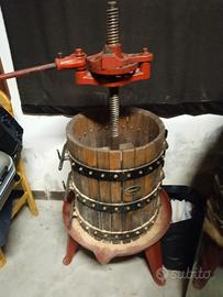 Torchio per uva Pillan in legno