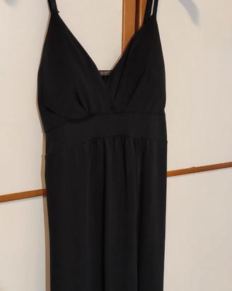 Abito nero elegante – senza maniche – scollo a V