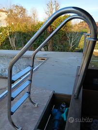 scaletta per piscina