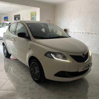 Lancia Ypsilon 1.0 FireFly 5 porte S&S Hybrid Gold