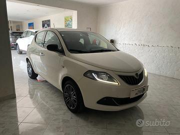 Lancia Ypsilon 1.0 FireFly 5 porte S&S Hybrid Gold