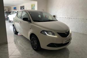 Lancia Ypsilon 1.0 FireFly 5 porte S&S Hybrid Gold
