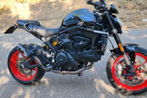 Ducati monster 937