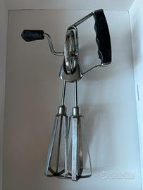 Frullatore a mano usato ma funzionale
