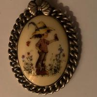 Cornice antica con decorazione