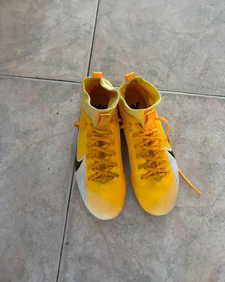 Scarpe da calcio Nike Mercurial, taglia 36,5