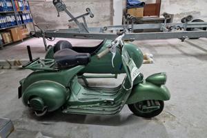 Vespa sidecar verde d'epoca pezzo unico