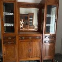 Credenza con vetrinette
