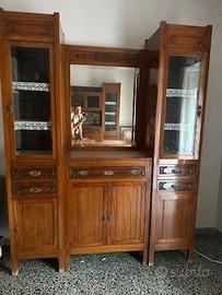 Credenza con vetrinette