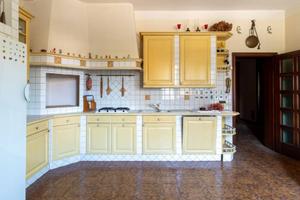 Villa di 180 m² con più di 5 locali e box auto dop