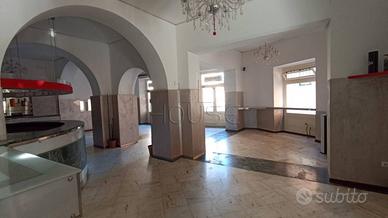 Immobile di 270 m² a Città di Castello