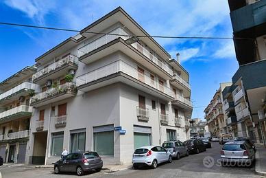 Appartamento a Castellana Grotte, 5 locali