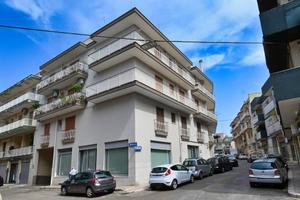 Appartamento a Castellana Grotte, 5 locali