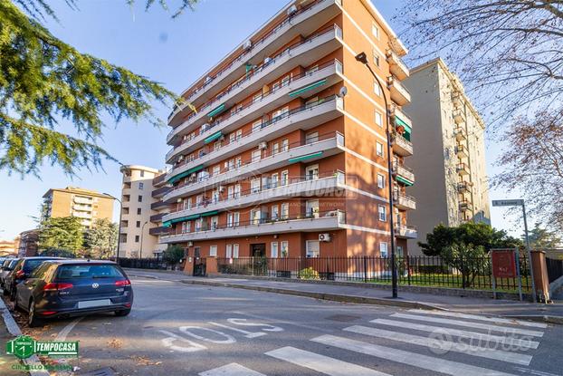 BILOCALE CON CUCINA SEPARATA E AMPIO BALCONE