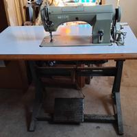 macchina da cucire Necchi
