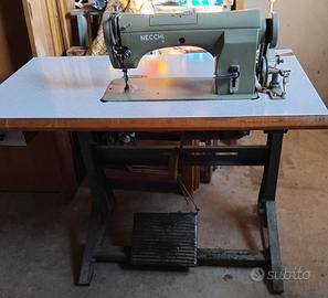macchina da cucire Necchi