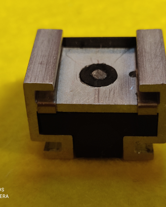 Adattatore flash con attacco spinotto