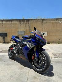 Yamaha r1