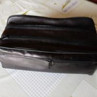 Borsa beauty grande in vitellino nero