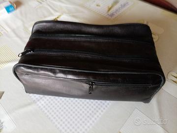 Borsa beauty grande in vitellino nero