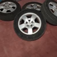 4  cerchi honda hrv con gomme invernali 