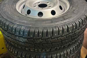 Pneumatici chiodati Michelin Agilis ice x