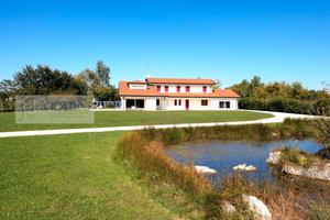 Villa singola con scoperto privato di 6000 mq