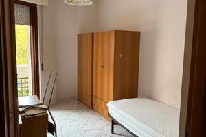 Camera singola in appartamento arredato