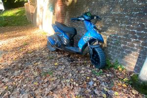 Scooter  thyphoon 50 leggi descrizione