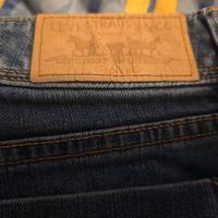 LEVI'S GONNA NON UTILIZZATA