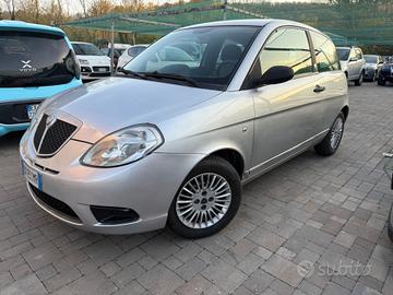 Lancia Ypsilon 1.4 Argento Ecochic GPL