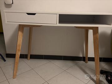 Scrivania ikea
