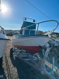 Barca autosvuotante completa di tutto