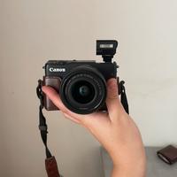 Canon Mirrorless EOS M10