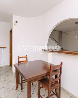 QUADRILOCALE IN VILLA CON AMPIO TERRAZZO