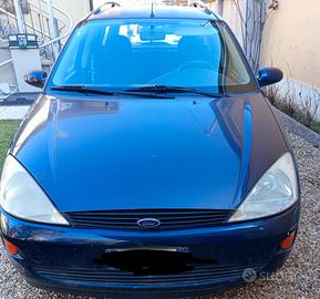 FORD FOCUS STATION WAGON blu dicembre 2001